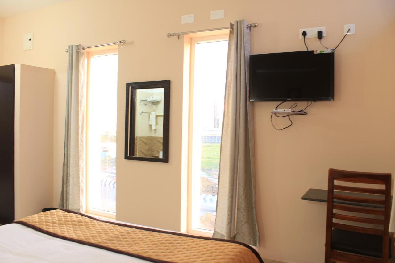 The Chennai Inn Экстерьер фото